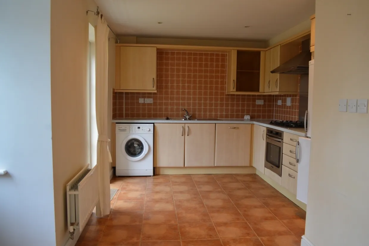 Middle Village Haywards Heath RH16 photo 8
