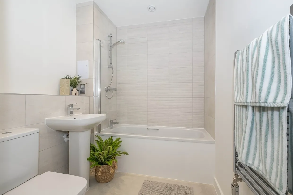 Elmsleigh Road Staines TW18 photo 8