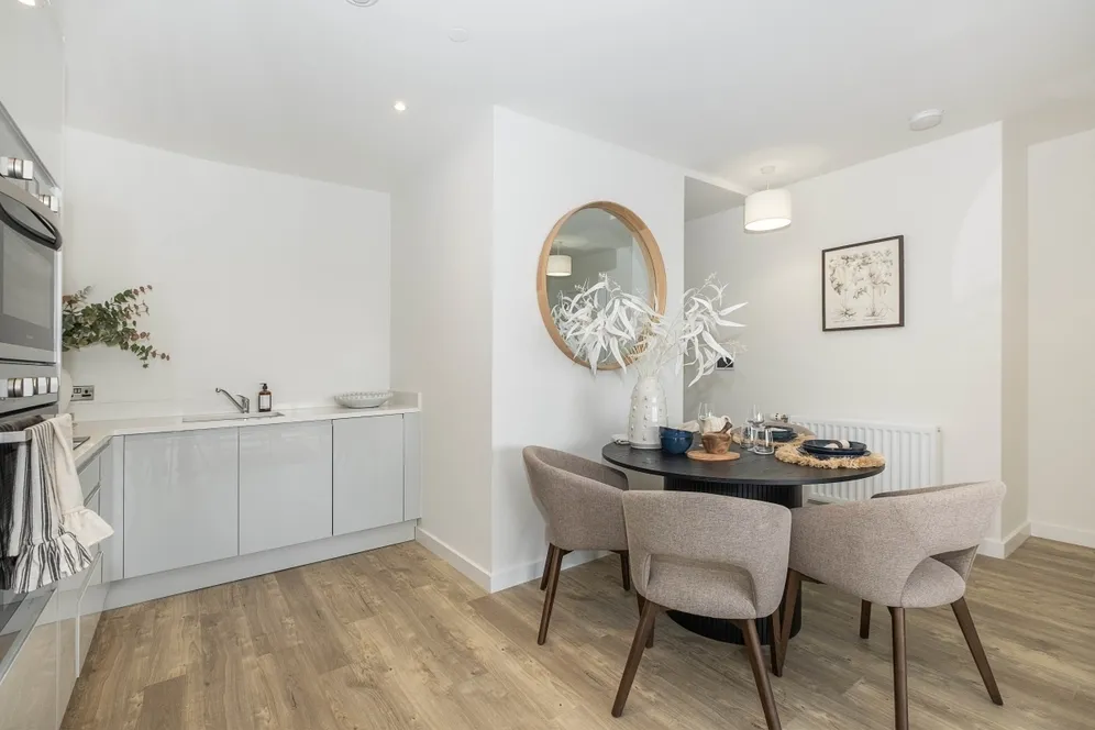 Elmsleigh Road Staines TW18 photo 5