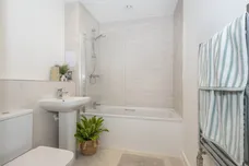 Elmsleigh Road Staines TW18 photo 7