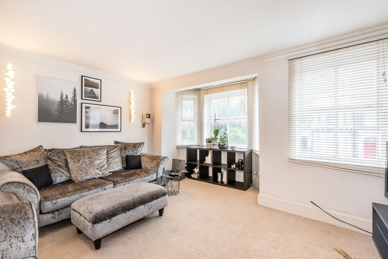 Redwood Mews London SW4 photo 5