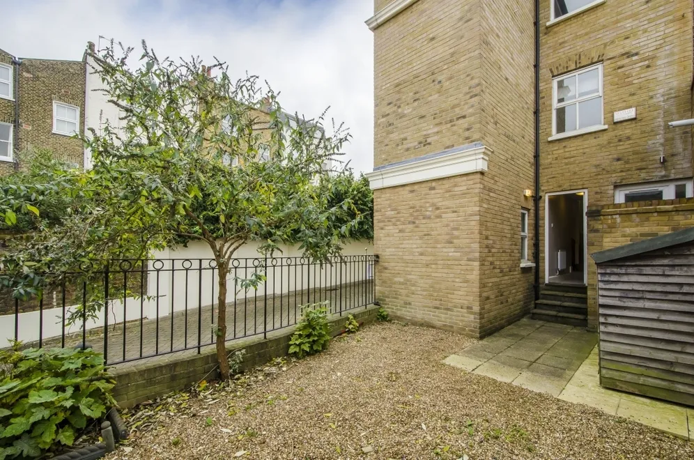Redwood Mews London SW4 photo 11