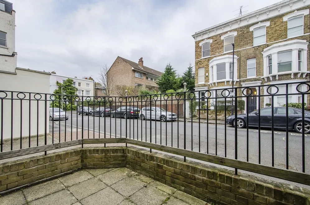 Redwood Mews London SW4 photo 12