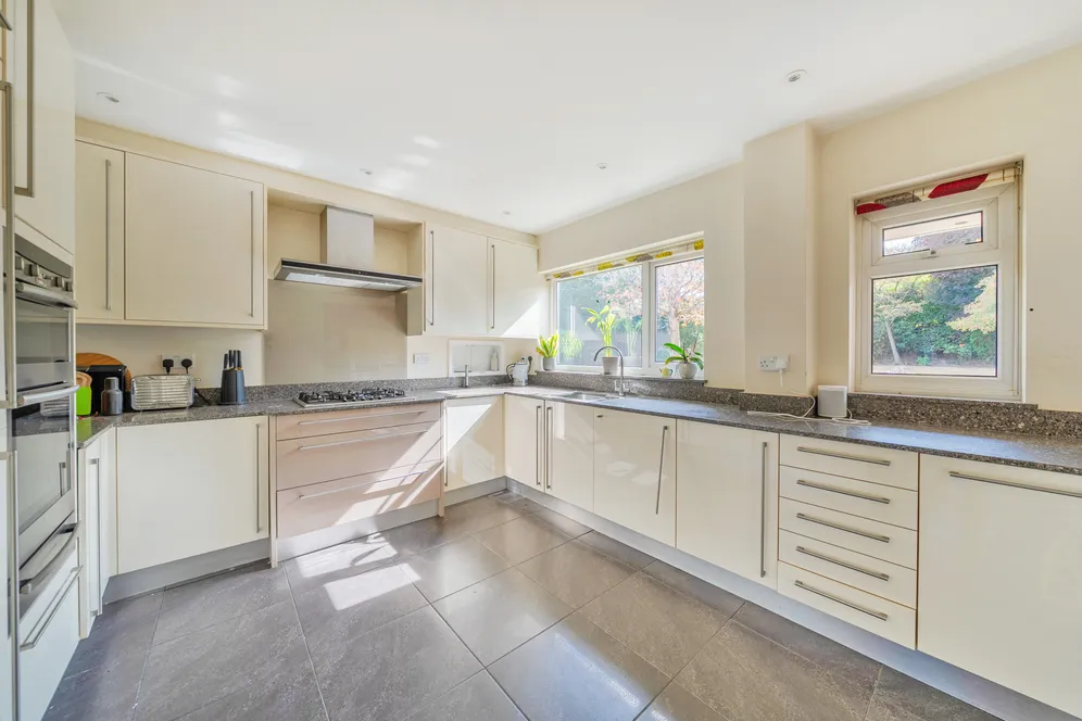 Netherfield Road, Harpenden, AL5 photo 3