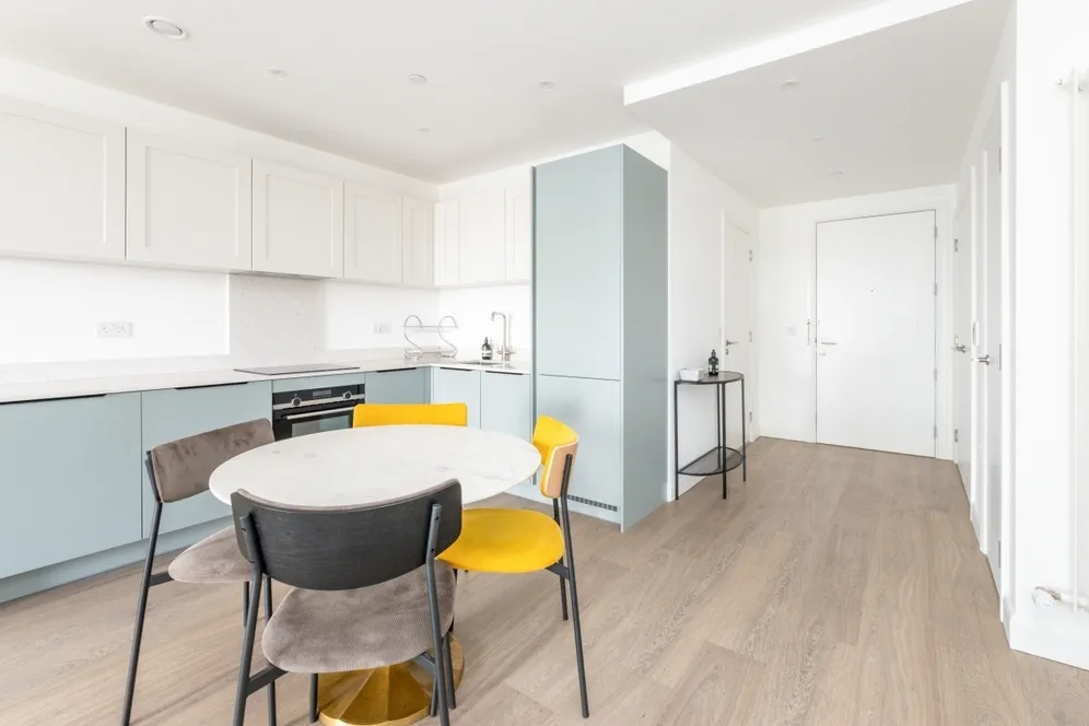 Western Gateway London E16 photo 3