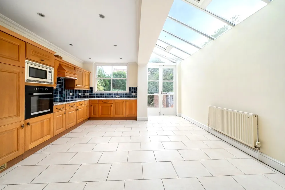 Heathfield Road London W3 photo 3
