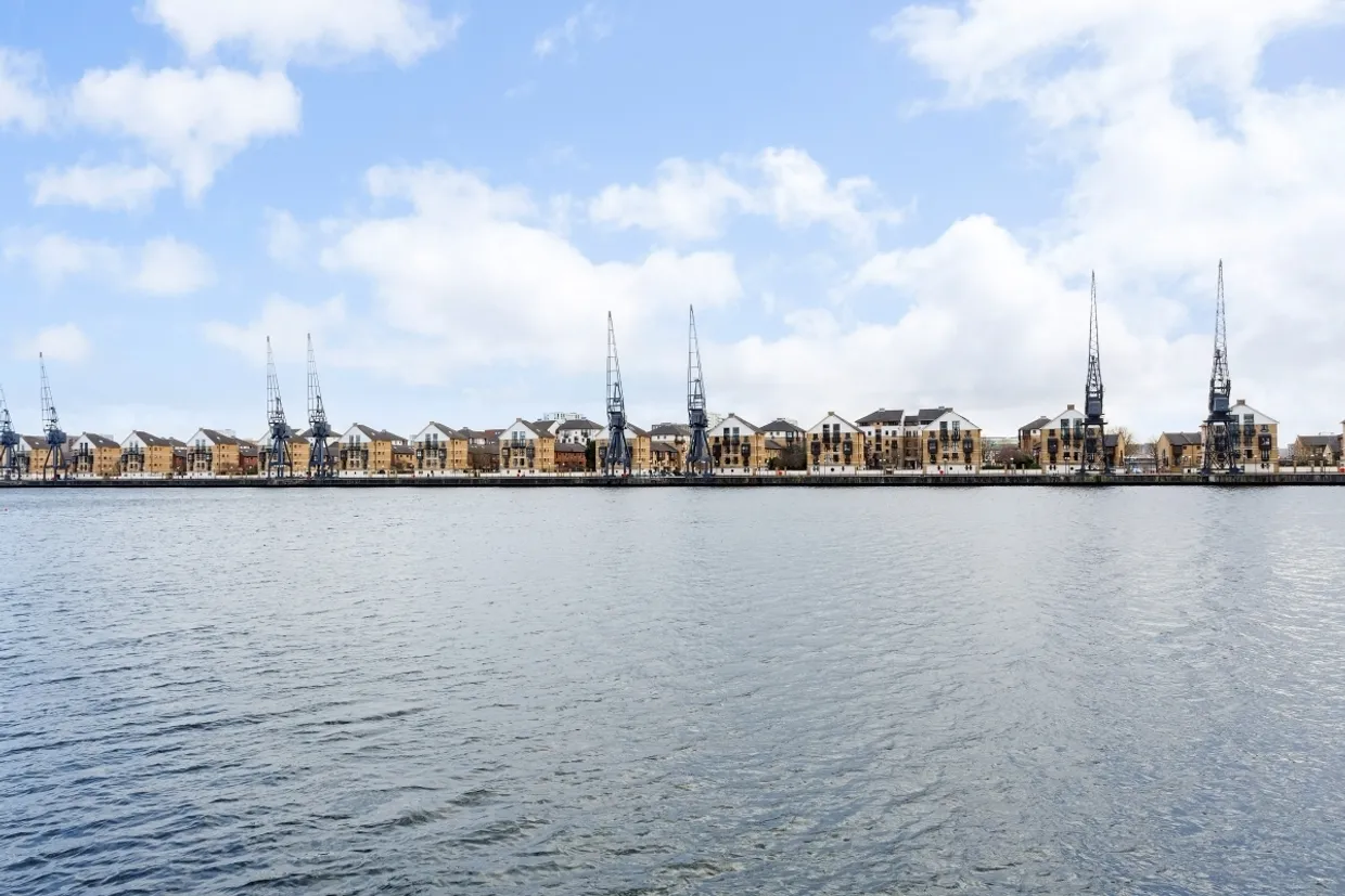 Western Gateway London E16 photo 9