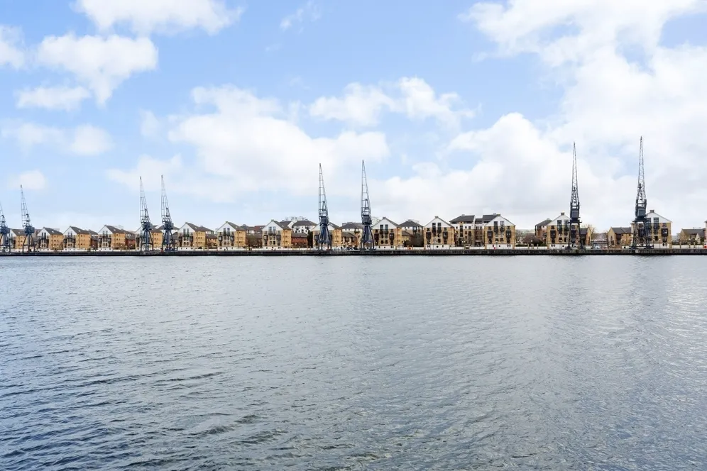 Western Gateway London E16 photo 9
