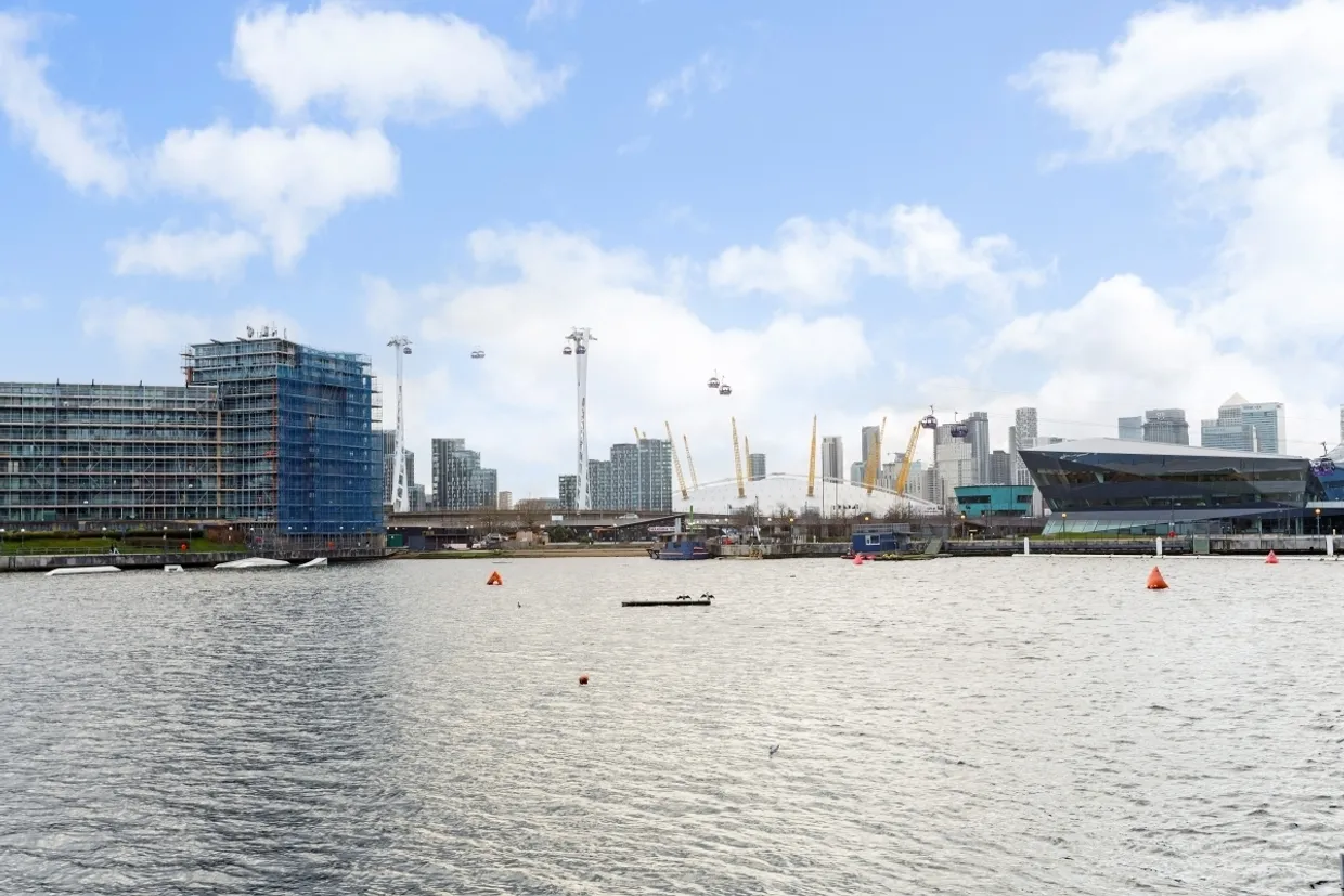 Western Gateway London E16 photo 12