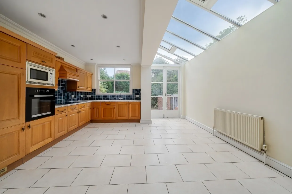 Heathfield Road London W3 photo 9