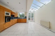 Heathfield Road London W3 photo 9