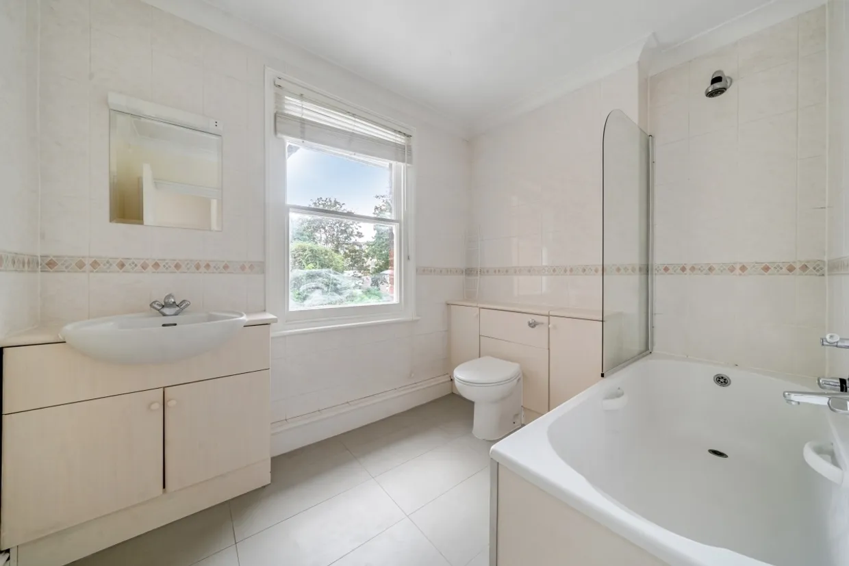 Heathfield Road London W3 photo 11