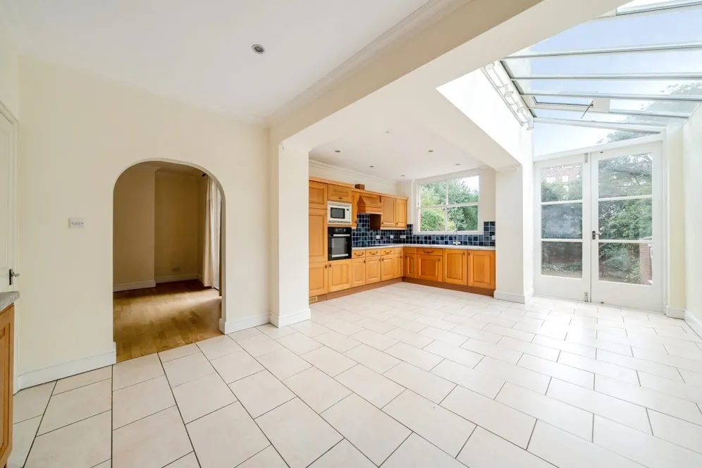 Heathfield Road London W3 photo 12