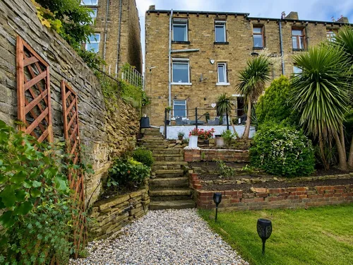 Cowcliffe Hill Road, Cowcliffe, Huddersfieldphoto