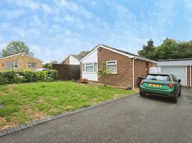 Manor Park Close, Hailsham photo