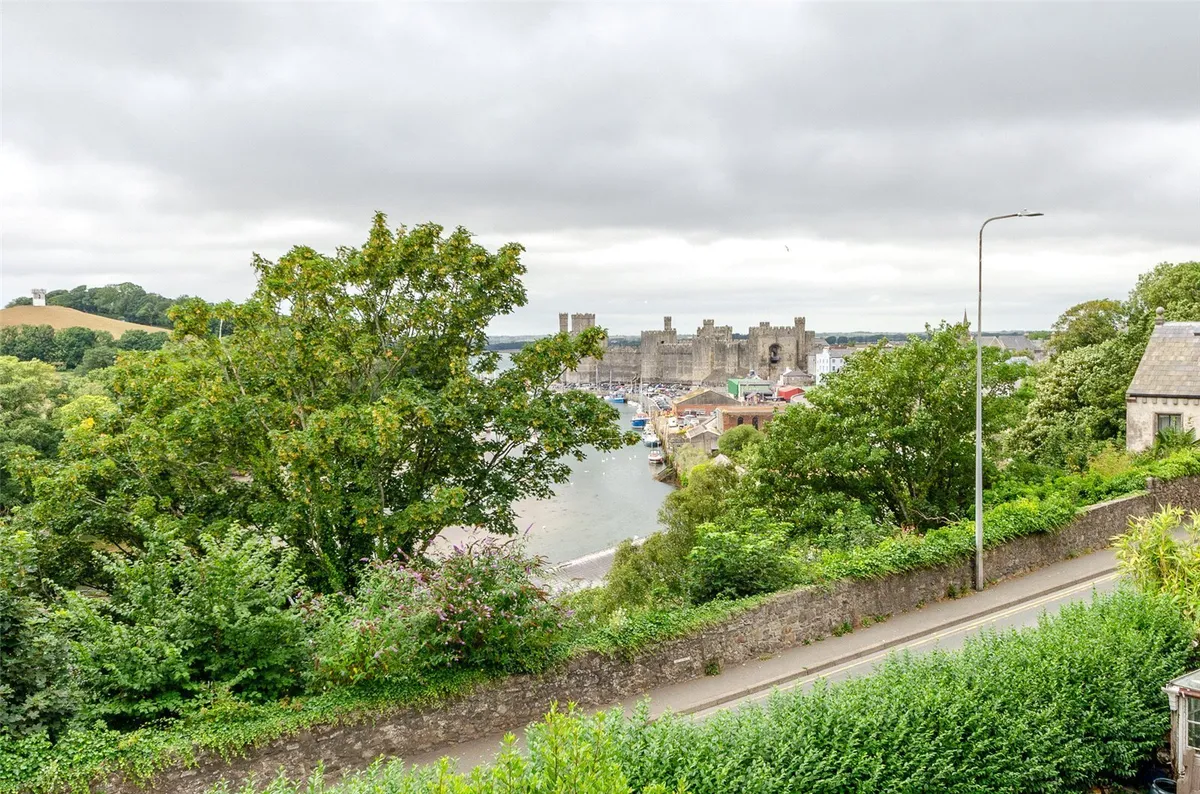 South Road, Caernarfon, Gwynedd, LL55