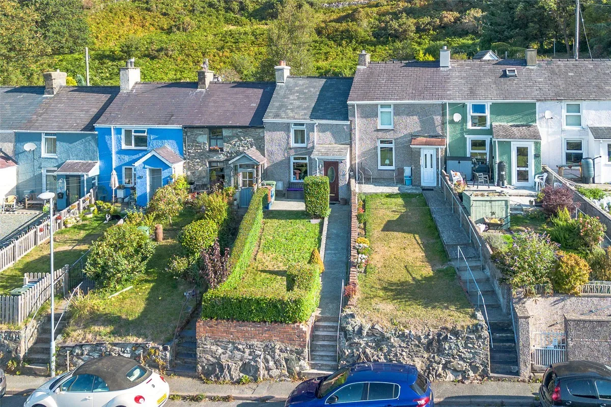Hyfrydle Road, Talysarn, Caernarfon, Gwynedd, LL54