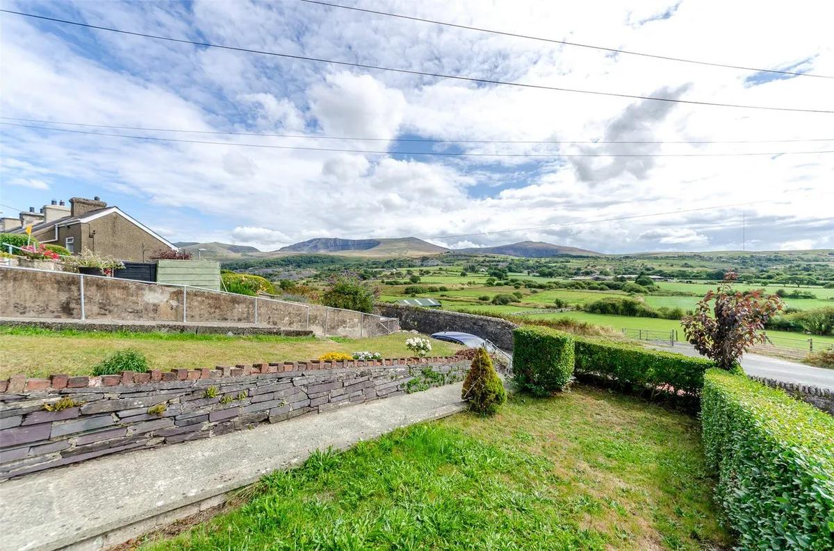 Hyfrydle Road, Talysarn, Caernarfon, Gwynedd, LL54