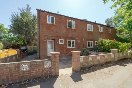 St. Pauls Close, London, W5