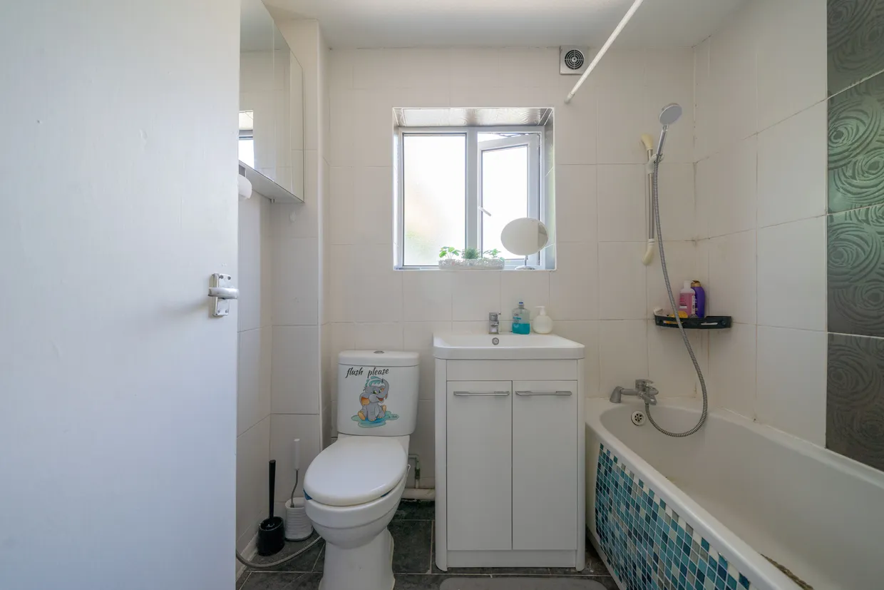 St. Pauls Close, London, W5 photo 6