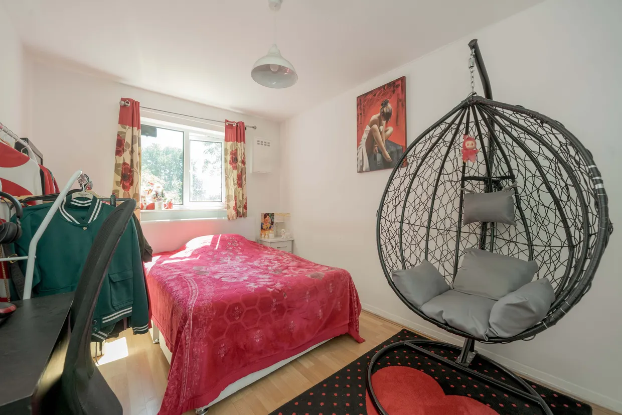St. Pauls Close, London, W5 photo 9