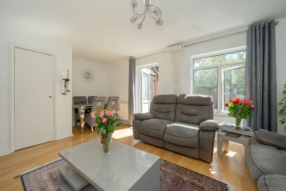 St. Pauls Close, London, W5 photo 10