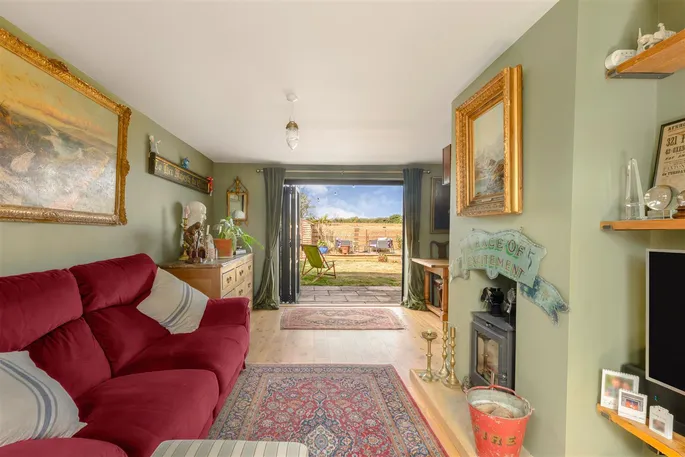 Property carousel image 3