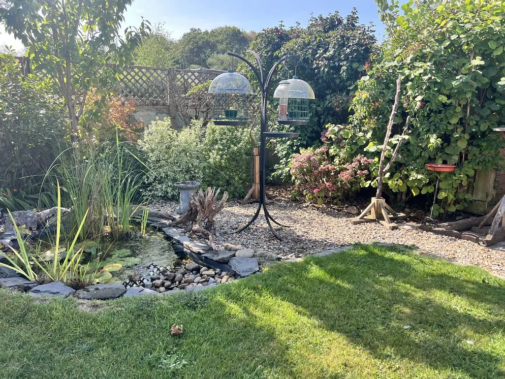 Property carousel item 18