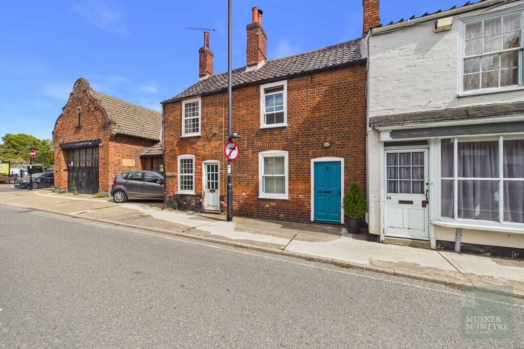 Lower Olland Street, Bungay Image 1
