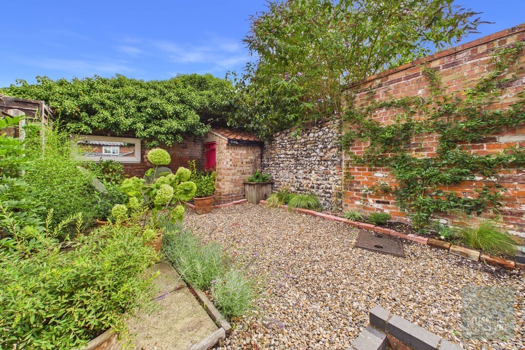 Lower Olland Street, Bungay Image 13