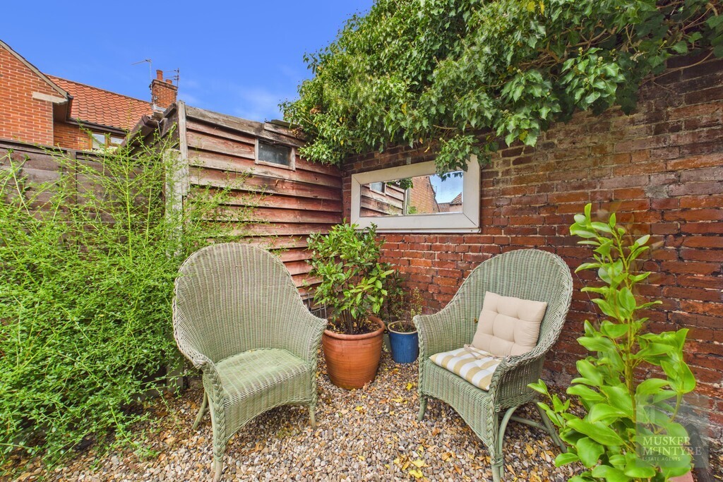 Lower Olland Street, Bungay Image 15