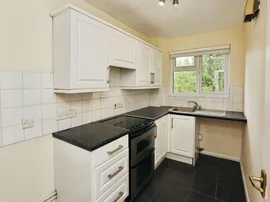Mallow Road, Hedge End, Southampton thumb 3
