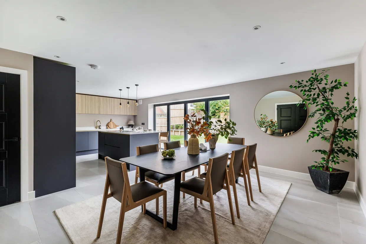 The Furlongs, Tadworth, KT20 photo 2