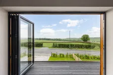 The Furlongs, Tadworth, KT20 photo 6