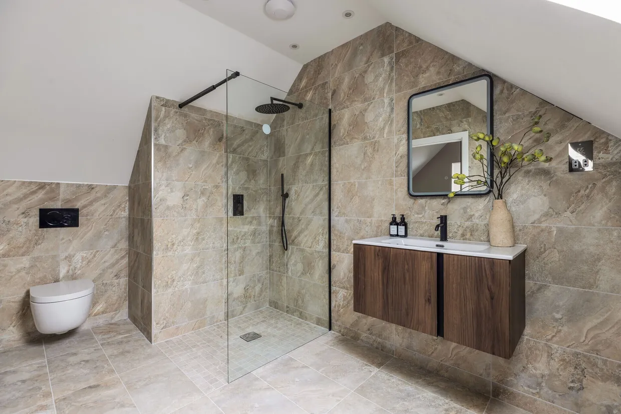 The Furlongs, Tadworth, KT20 photo 8