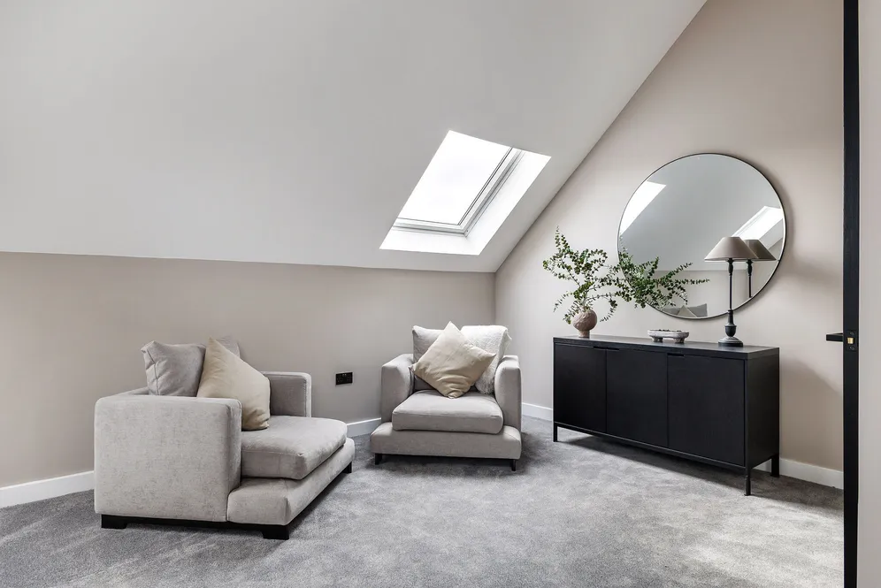 The Furlongs, Tadworth, KT20 photo 12