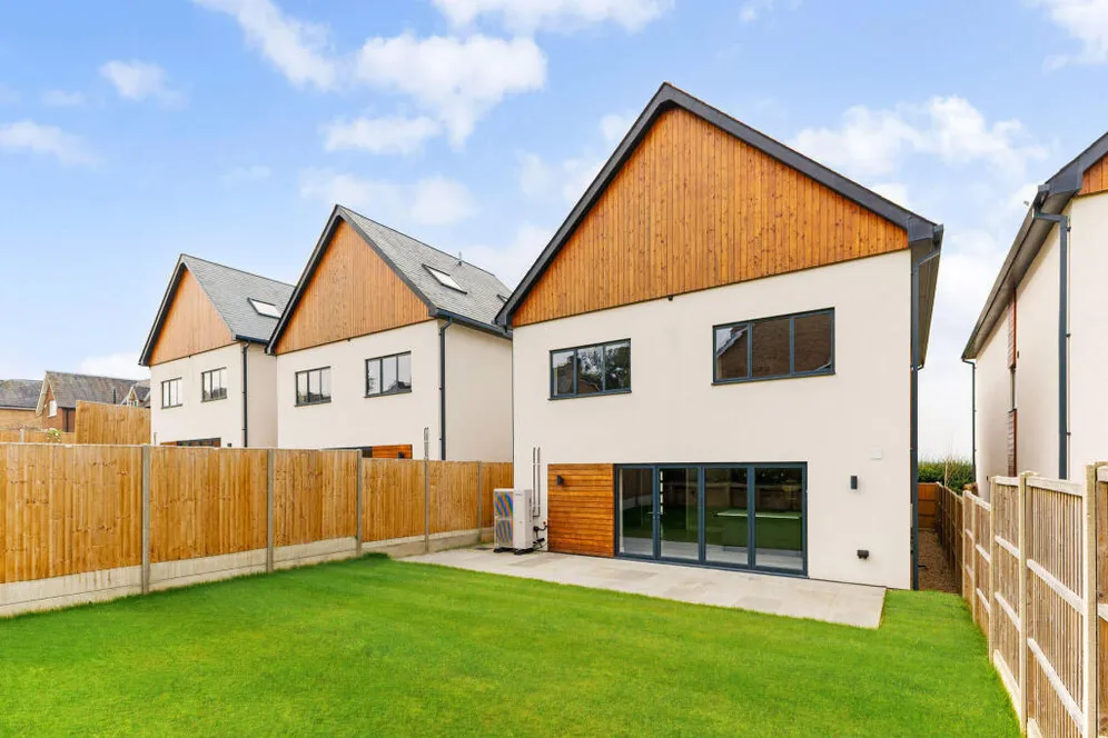 The Furlongs, Tadworth, KT20 photo 14
