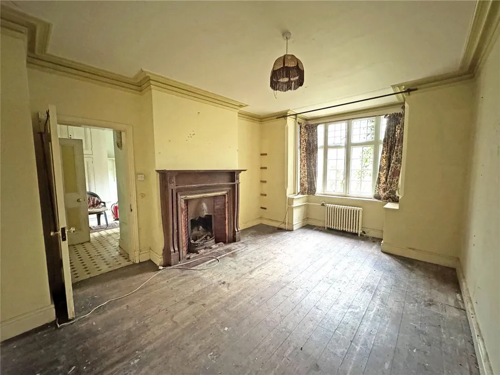 Property carousel item 11