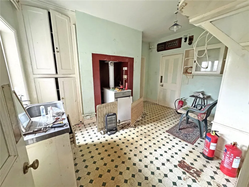 Property carousel item 30