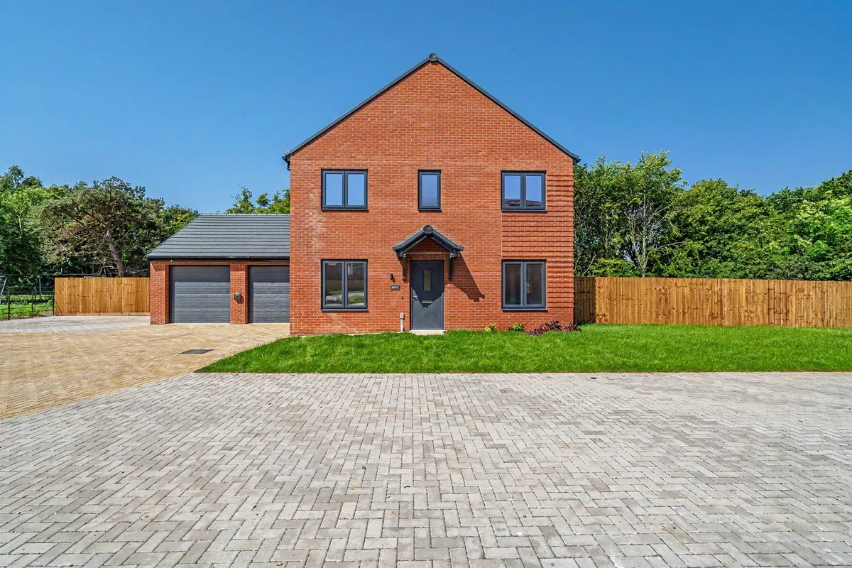Eastwood, Bradwell, Great Yarmouth
