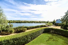 Lilley Mead, Redhill, RH1 photo 6