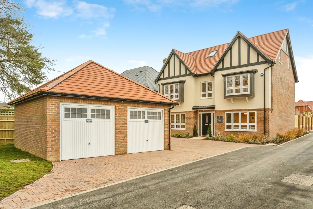 Folders Lane, Burgess Hill
