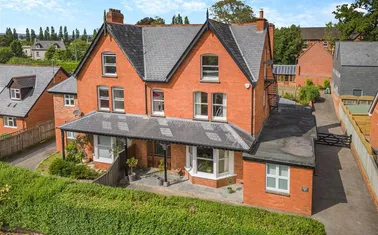 Blundells Avenue, Tiverton