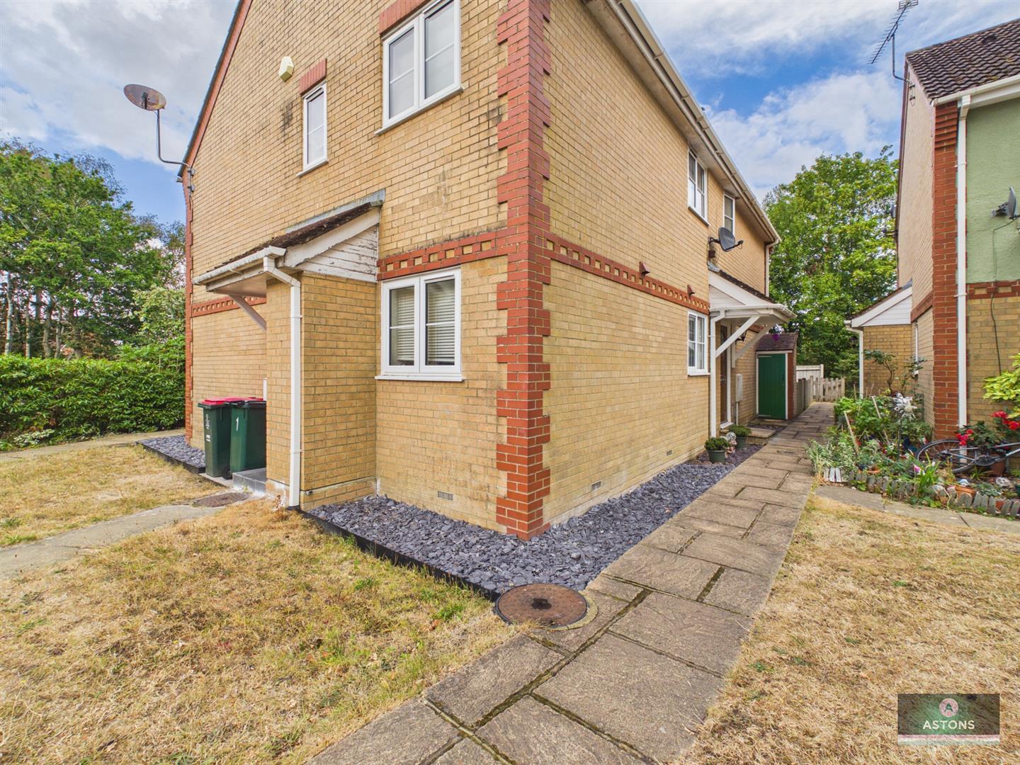 Dakin Close, Maidenbower, Crawley Image 1