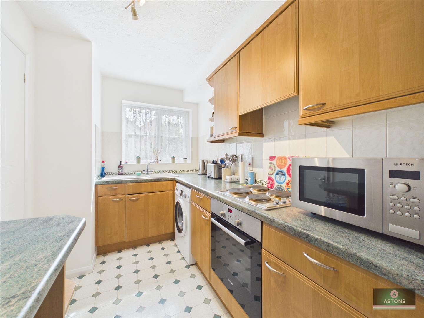 Dakin Close, Maidenbower, Crawley Image 5