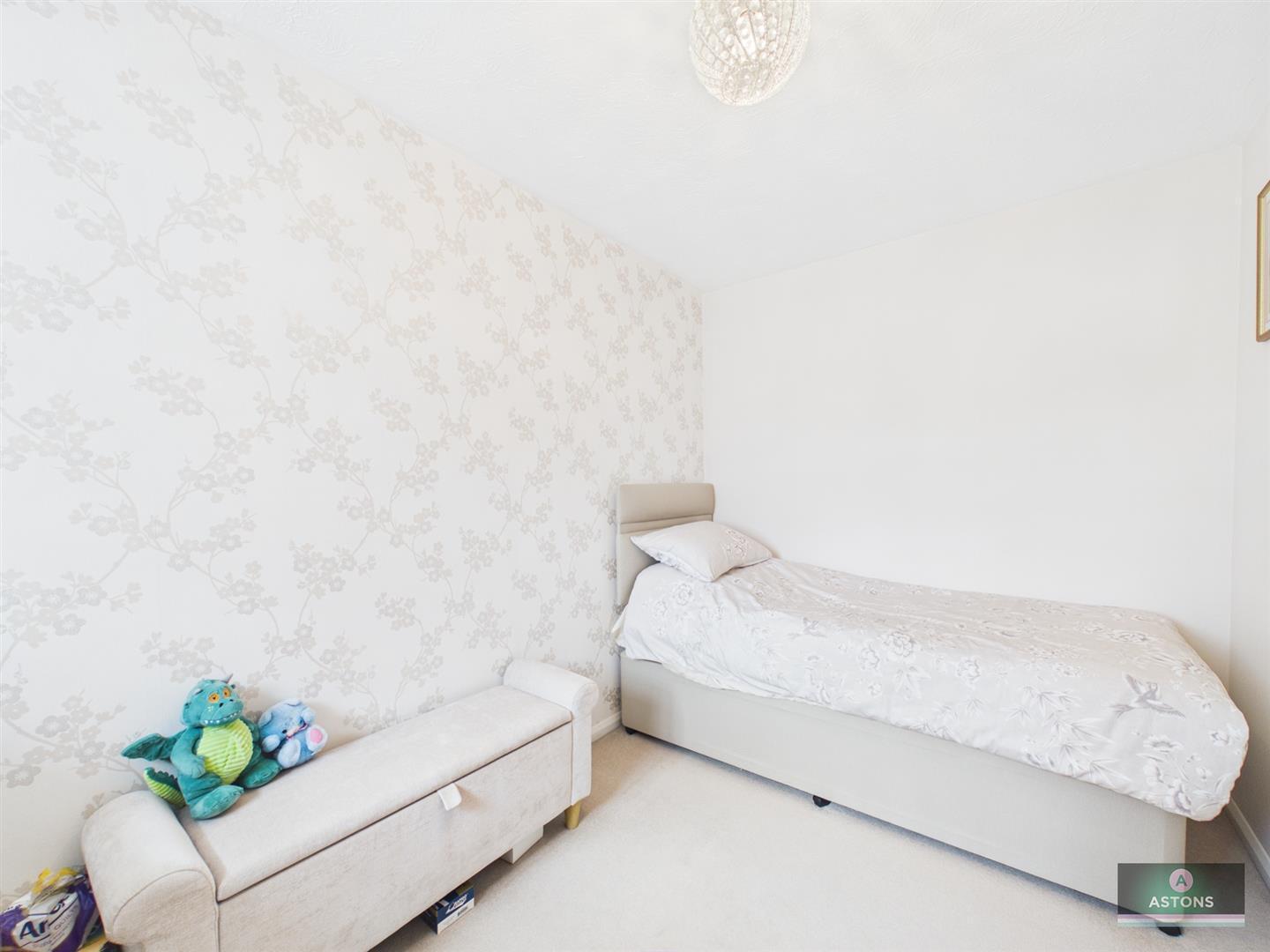 Dakin Close, Maidenbower, Crawley Image 10