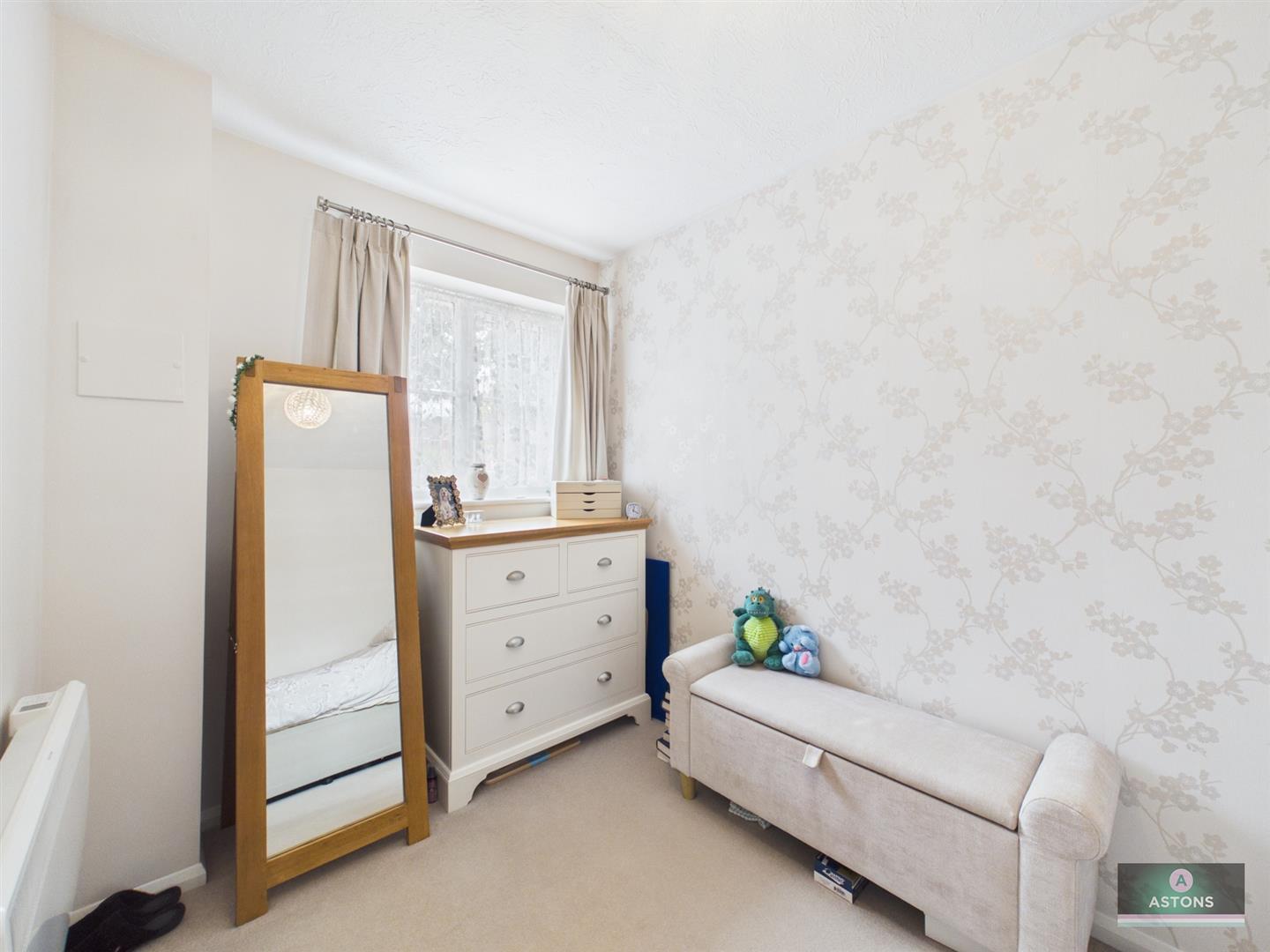 Dakin Close, Maidenbower, Crawley Image 11