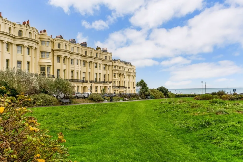 Brunswick Square Hove BN3 photo 2