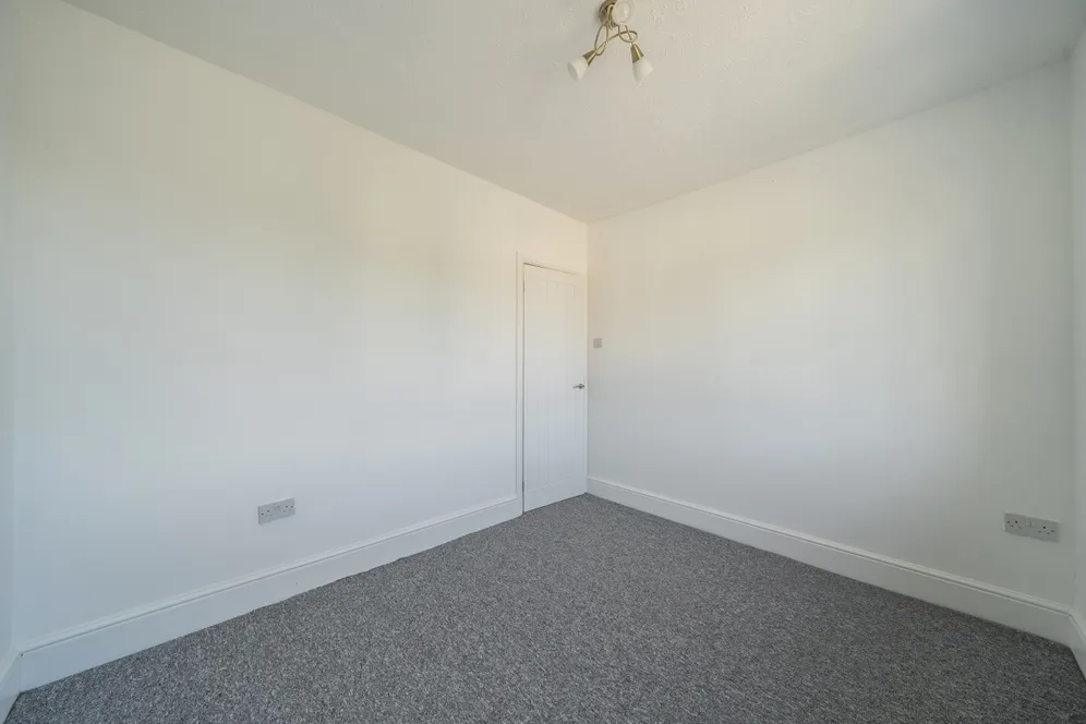 Melmore Gardens Cirencester GL7 photo 7