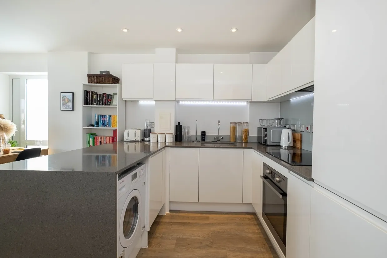 Hartfield Road Wimbledon SW19 photo 3